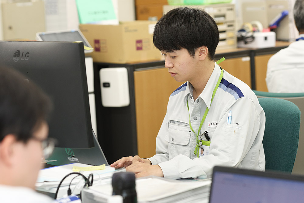 リビング営業課-事務作業