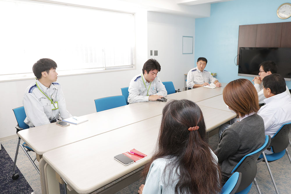 リビング営業課-朝礼風景