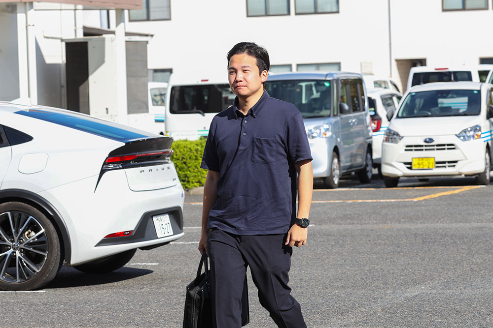 供給管理課-出社