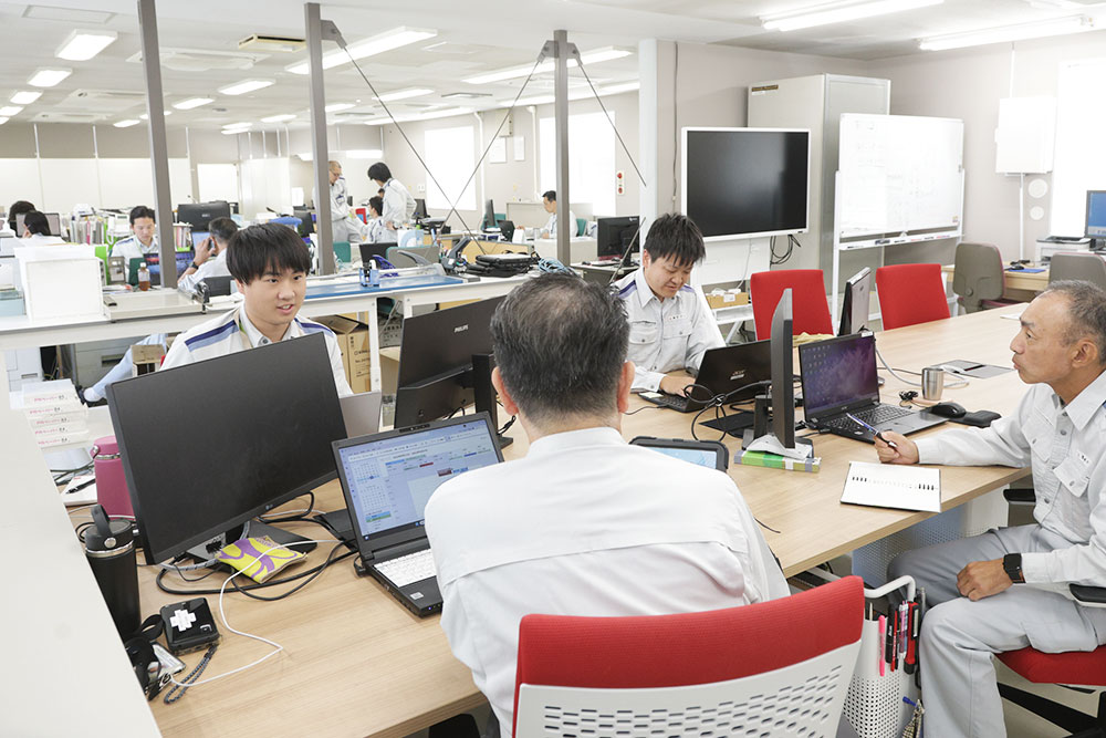 保安課-朝礼の風景